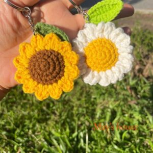 Handmade Crochet Flower Keychains – Sunflower & Daisy Duo
