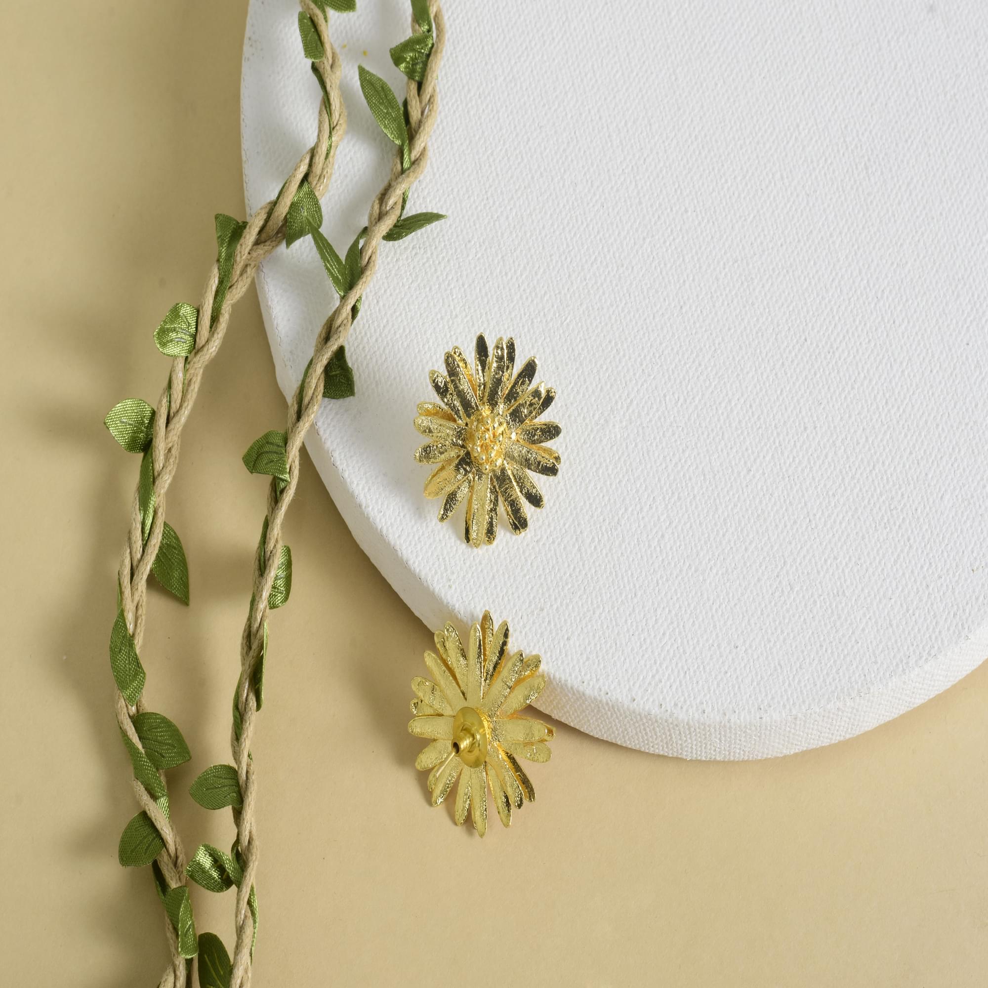 Golden Bloom earrings - Image 3