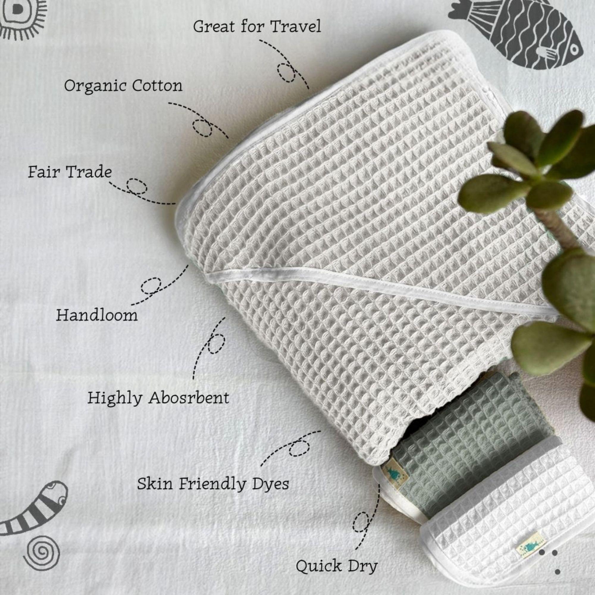 WHITEWATER KIDS ORGANIC WAFFLE HOODED TOWEL SET - Image 3